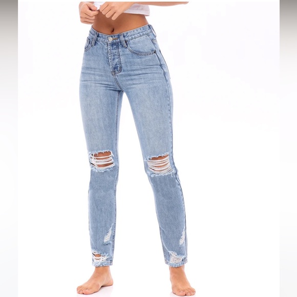 Star Stitched Pockets - Distressed High Waisted Mom Jeans - The Zinnia - Picture 6 of 8